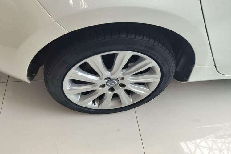 Used Volvo V40 2016 T4 Smart Luxury Edition Right Rear Wheel Hub