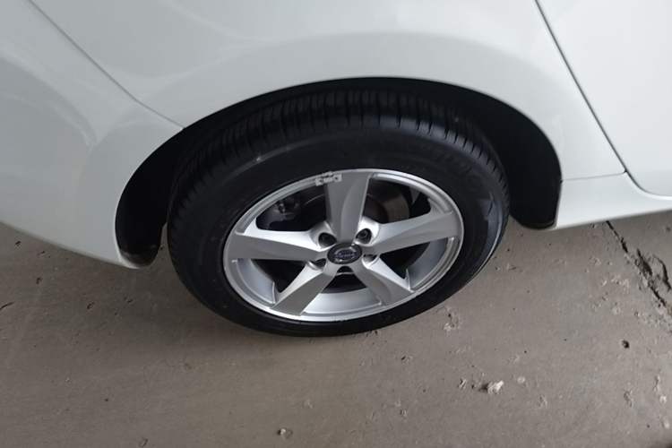 Used Volvo V40 2016 T3 Zhiyi Edition Right Rear Wheel Hub