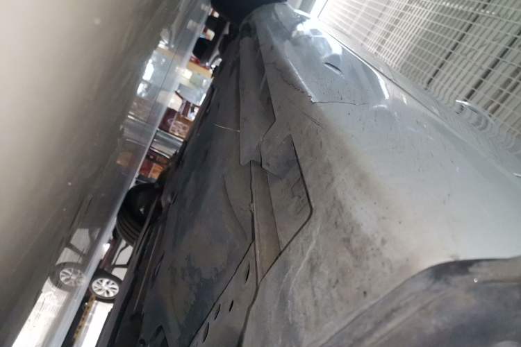 Used Volvo V40 2016 T4 Smart Luxury Edition Right Side Sill