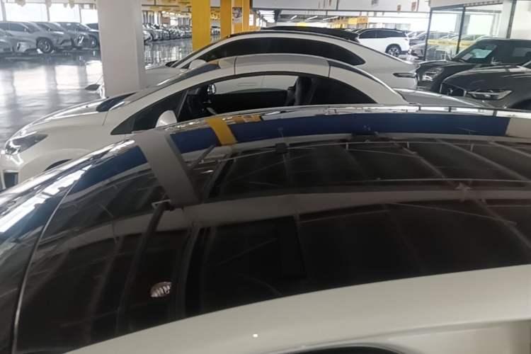 Used Volvo V40 2016 T4 Smart Luxury Edition Roof