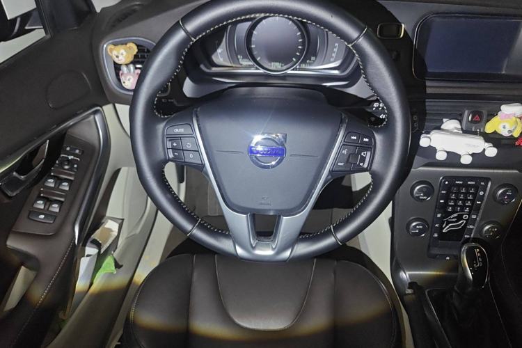 Used Volvo V40 2016 T3 Zhiyi Edition Steering Wheel