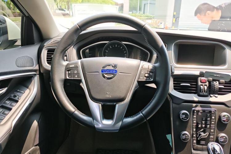 Used Volvo V40 2016 T3 Zhiyi Edition Steering Wheel