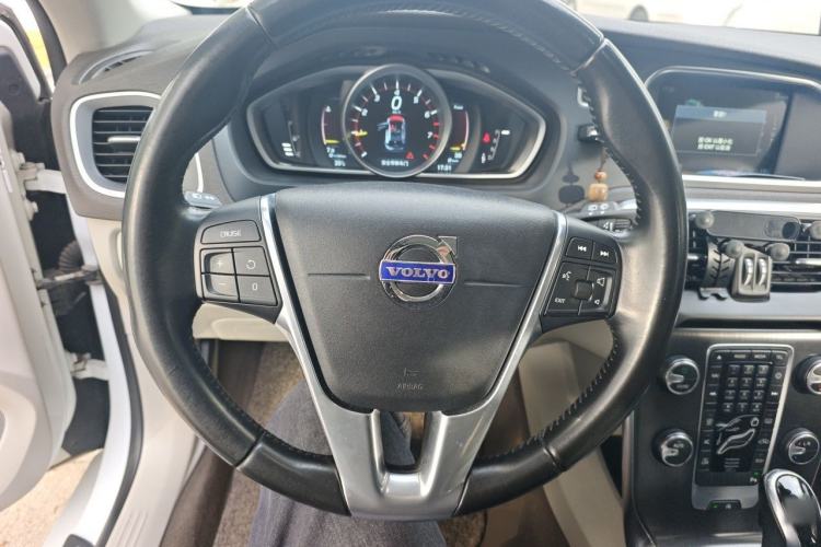 Used Volvo V40 2016 T3 Zhiyi Edition Steering Wheel