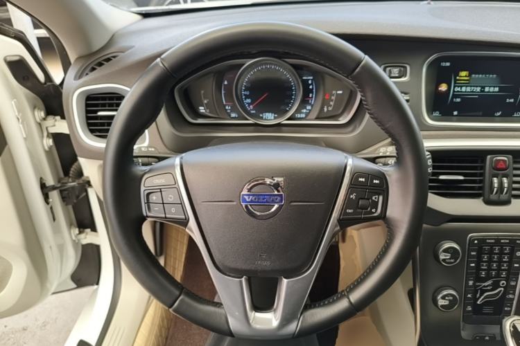 Used Volvo V40 2016 T3 Zhiyi Edition Steering Wheel
