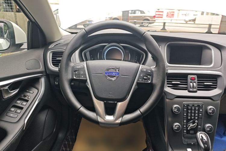 Used Volvo V40 2016 T3 Zhiyi Edition Steering Wheel