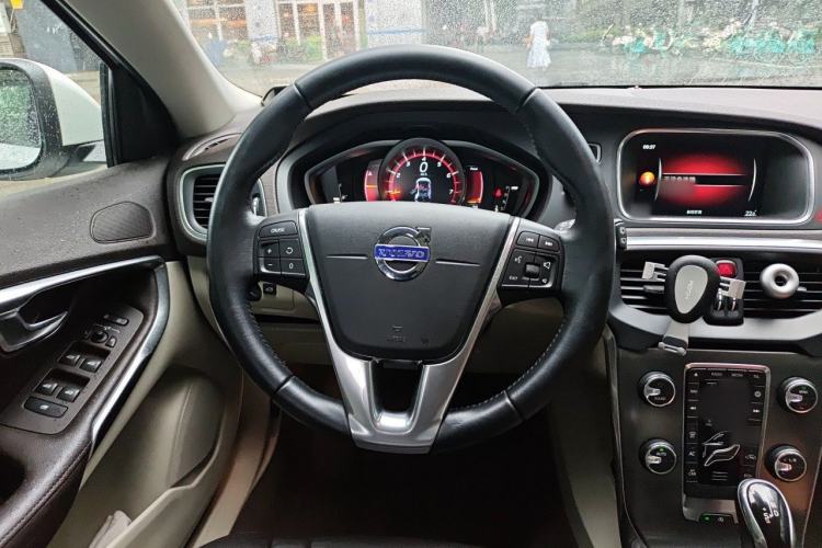 Used Volvo V40 2016 T3 Zhiyi Edition Steering Wheel