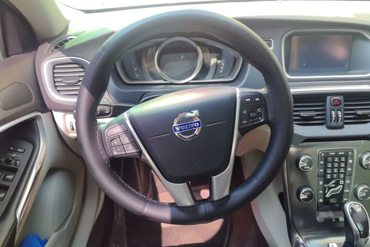 Used Volvo V40 2016 T3 Zhiyi Edition Steering Wheel