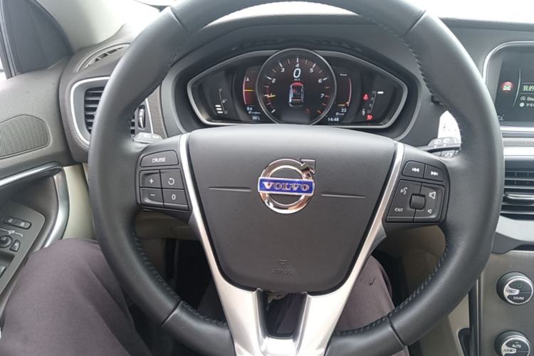 Used Volvo V40 2016 T3 Zhiyi Edition Steering Wheel