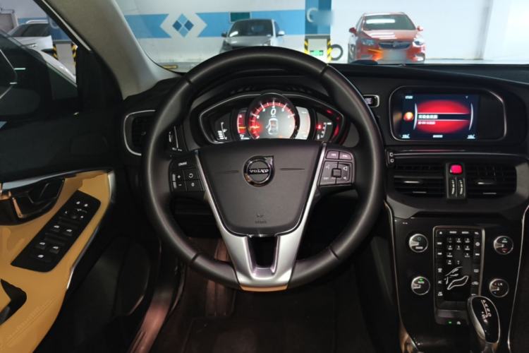 Used Volvo V40 2016 T3 Zhiyi Edition Steering Wheel
