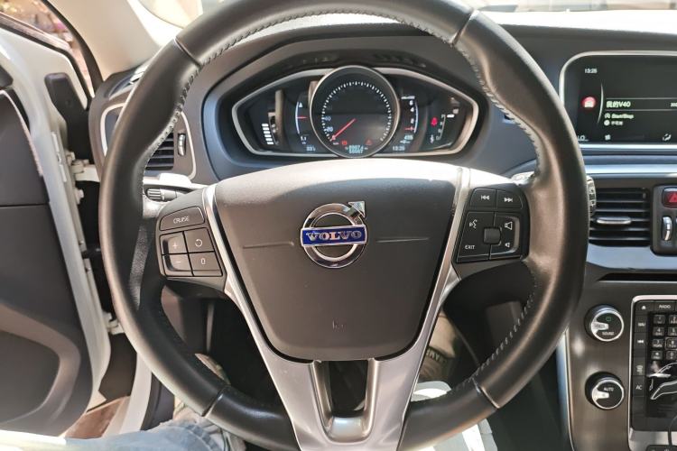 Used Volvo V40 2016 T3 Zhiyi Edition Steering Wheel