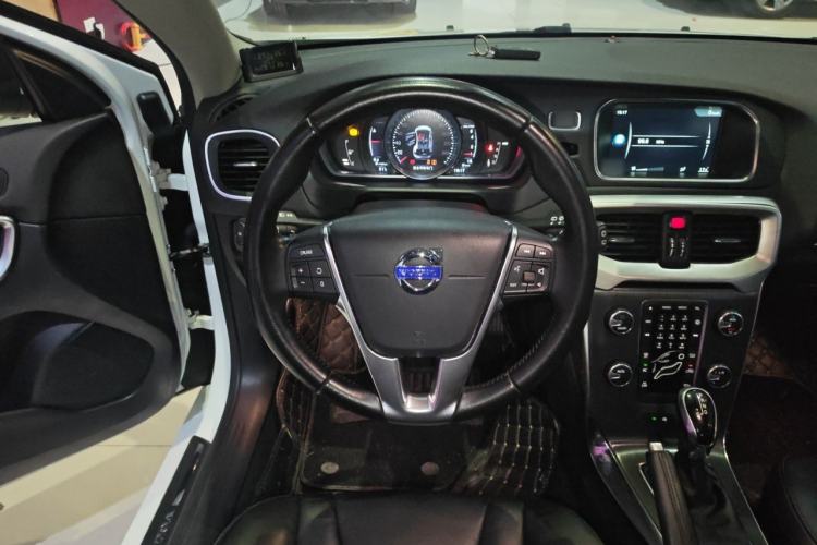 Used Volvo V40 2016 T3 Zhiyi Edition Steering Wheel