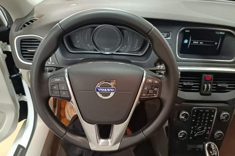 Used Volvo V40 2016 T3 Zhiyi Edition Steering Wheel