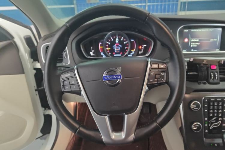 Used Volvo V40 2016 T3 Zhiyi Edition Steering Wheel
