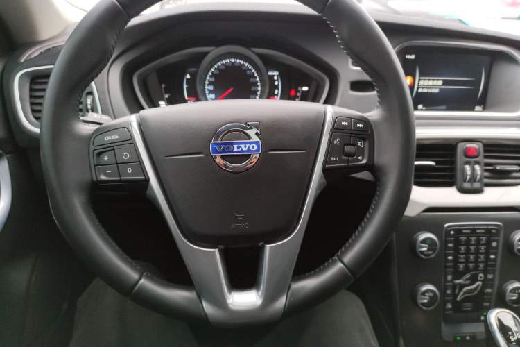 Used Volvo V40 2016 T3 Zhiyi Edition Steering Wheel