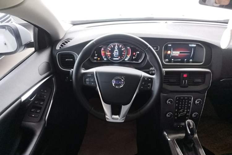 Used Volvo V40 2016 T3 Zhiyi Edition Steering Wheel