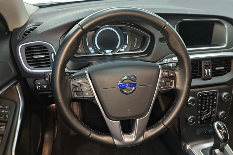 Used Volvo V40 2016 T3 Zhiyi Edition Steering Wheel