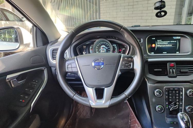 Used Volvo V40 2016 T3 Zhiyi Edition Steering Wheel