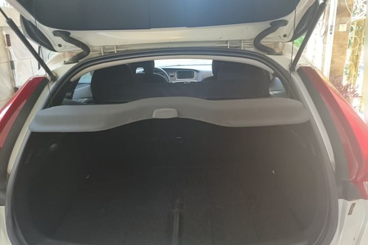 Used Volvo V40 2016 T3 Zhiyi Edition Trunk