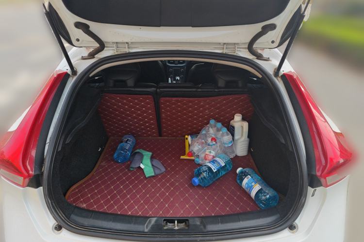 Used Volvo V40 2016 T3 Zhiyi Edition Trunk