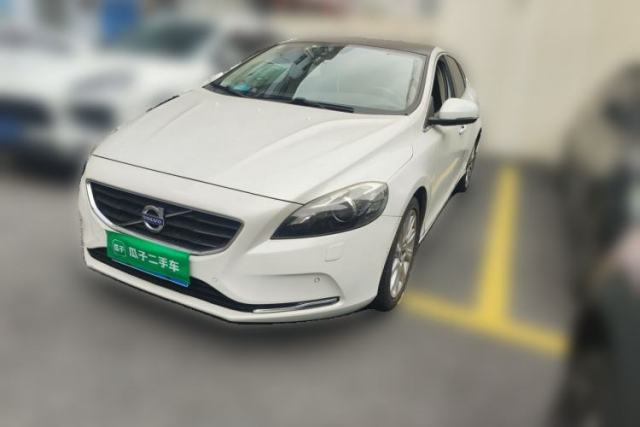 Used Volvo V40 2016 T4 Smart Luxury Edition