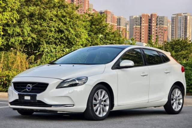 Ojetý Volvo V40 2016 T3 Zhiyi Edition
