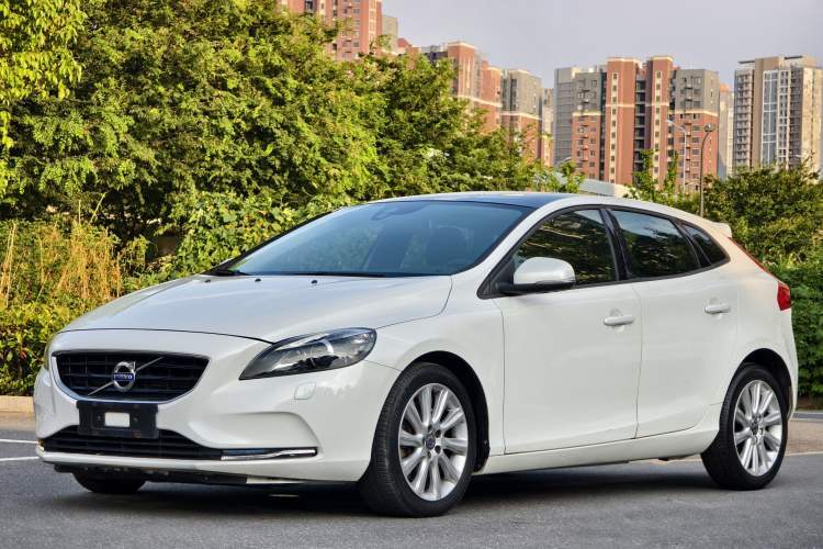 Ojetý Volvo V40 2016 T3 Zhiyi Edition Guazi used car, China used car export, Used car for sale, Used cars, Cheapest cars for sale