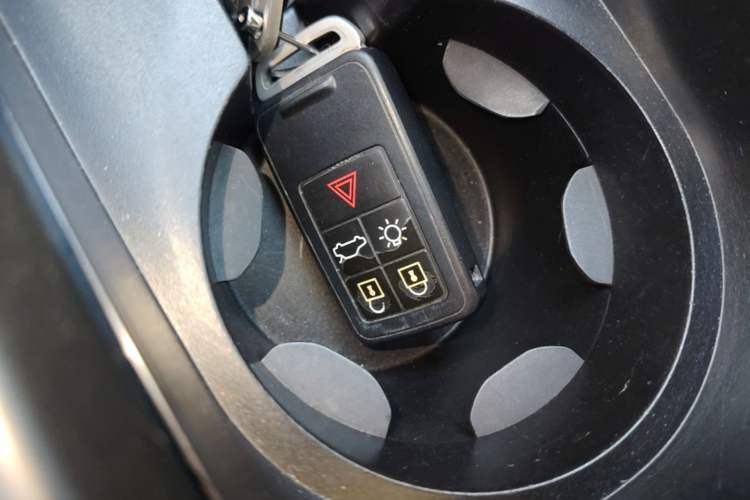 Used Volvo V40 2016 T4 Smart Luxury Edition Vehicle Key