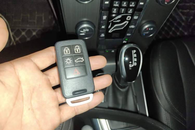 Used Volvo V40 2016 T3 Zhiyi Edition Vehicle Key
