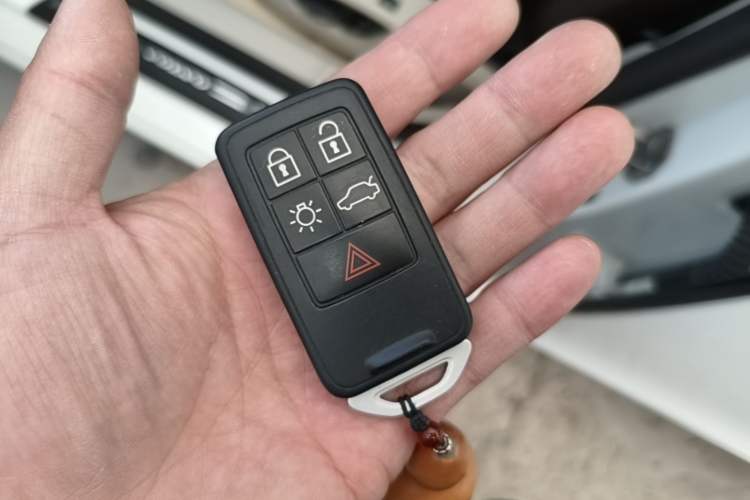 Used Volvo V40 2016 T3 Zhiyi Edition Vehicle Key
