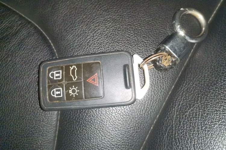 Used Volvo V40 2016 T4 Smart Luxury Edition Vehicle Key