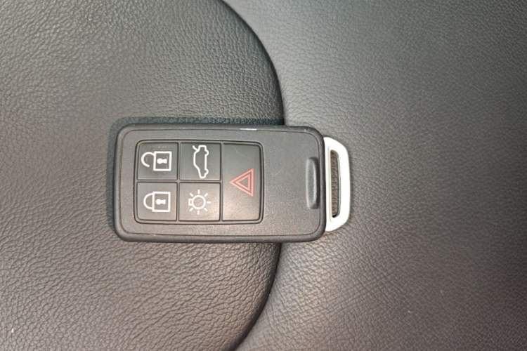 Used Volvo V40 2016 T3 Zhiyi Edition Vehicle Key
