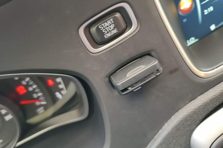 Used Volvo V40 2016 T3 Zhiyi Edition Vehicle Key