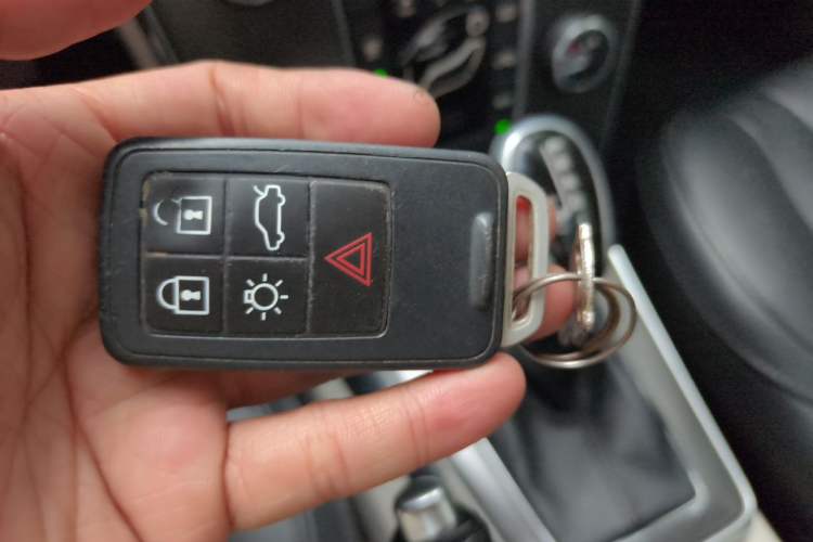 Used Volvo V40 2016 T3 Zhiyi Edition Vehicle Key