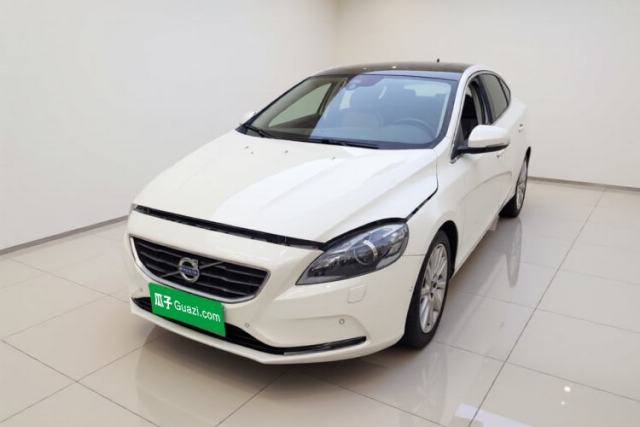 Used Volvo V40 2016 T4 Smart Luxury Edition