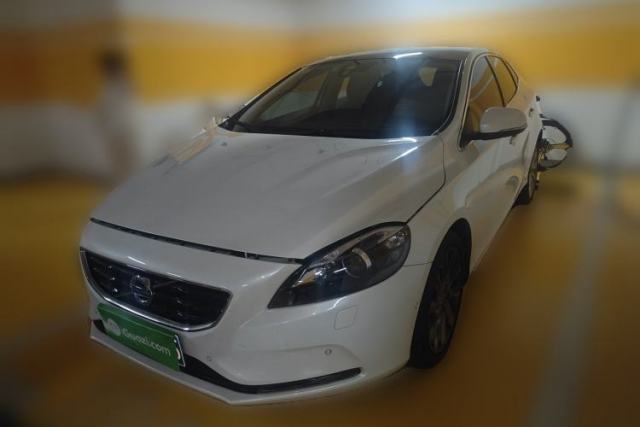 Used Volvo V40 2016 T4 Smart Luxury Edition