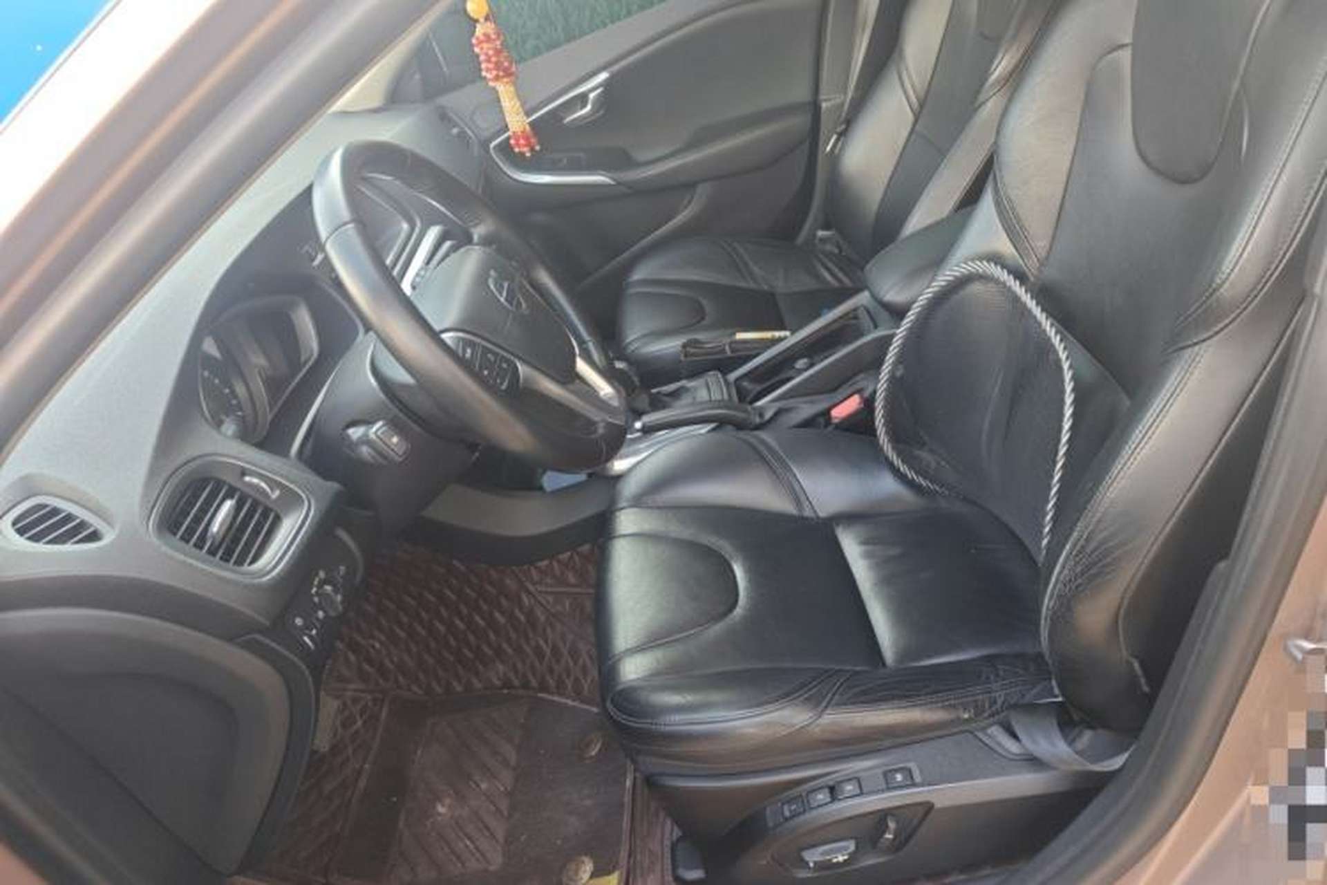 Used Volvo V40 2016 T4 Smart Luxury Edition Left Front Seat