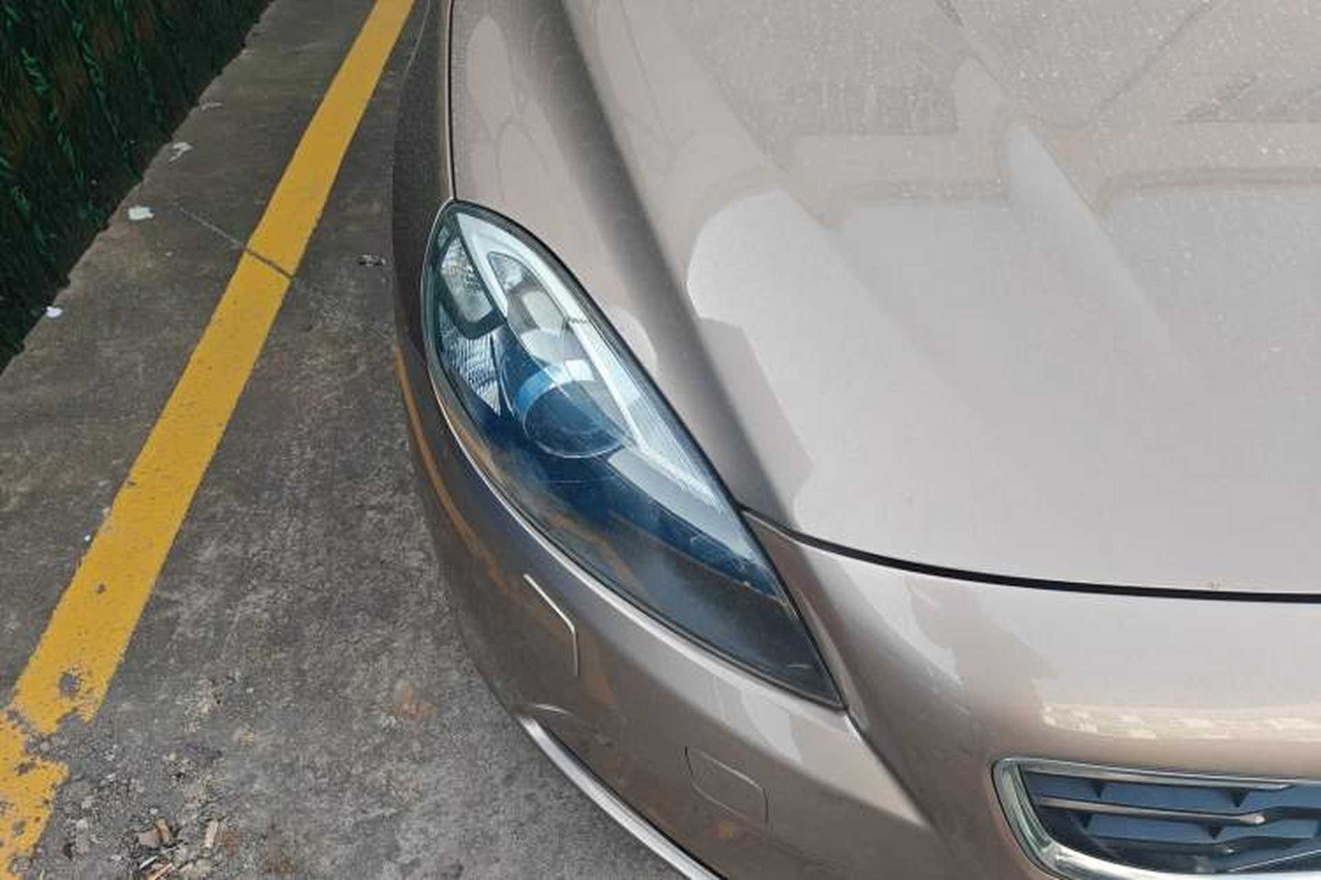 Used Volvo V40 2016 T4 Smart Luxury Edition Right Front Headlight