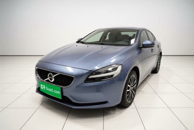 Ojetý Volvo V40 2017 T3 Zhiyi Edition