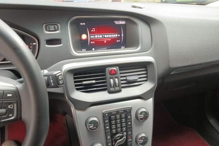 Used Volvo V40 2017 T3 Zhiya Edition Audio And AC Panel