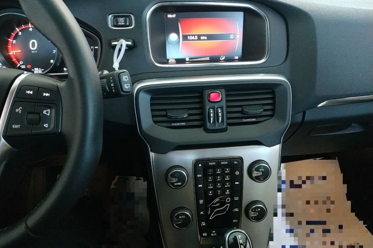 Used Volvo V40 2017 T3 Zhiya Edition Audio And AC Panel