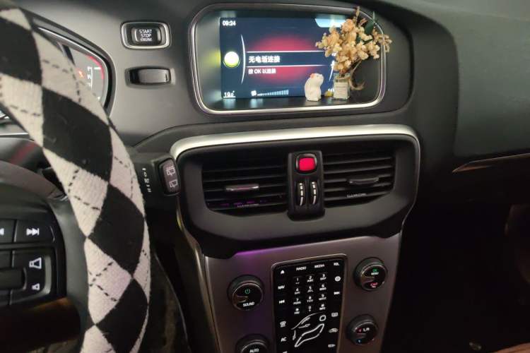 Used Volvo V40 2017 T3 Zhiya Edition Audio And AC Panel