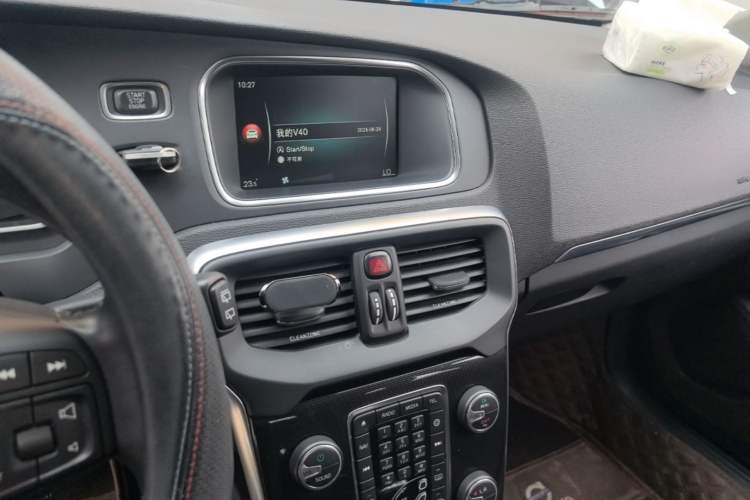 Used Volvo V40 2017 T3 Zhiyi Edition Audio And AC Panel