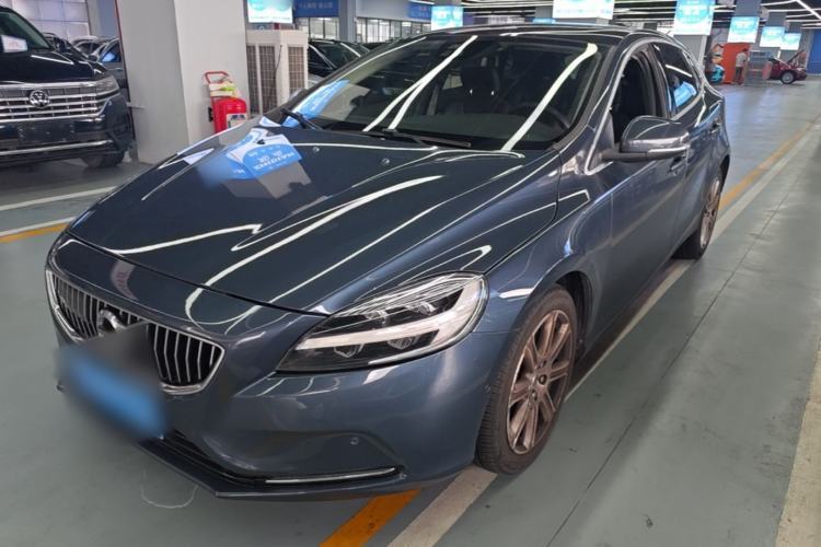 Used Volvo V40 2017 T3 Zhiya Edition Guazi used car, China used car export, Used car for sale, Used  cars, Cheapest cars for sale