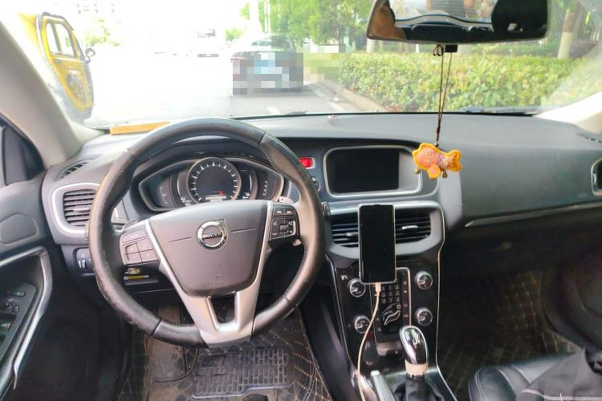 Used Volvo V40 2017 T3 Zhiyi Edition Center Console