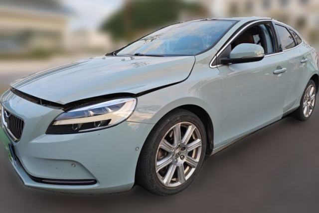 Used Volvo V40 2017 T4 Smart Luxury Edition