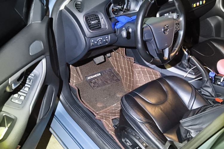 Used Volvo V40 2017 T3 Smart Edition Driver Seat