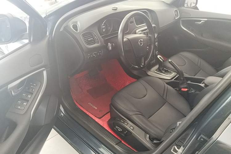 Used Volvo V40 2017 T3 Smart Edition Driver Seat
