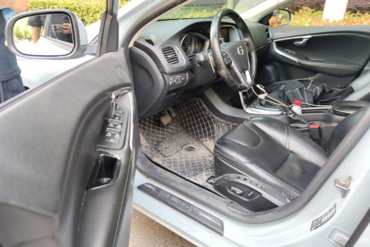 Used Volvo V40 2017 T3 Zhiyi Edition Driver Seat
