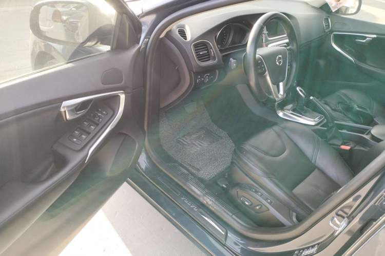 Used Volvo V40 2017 T3 Zhiyi Edition Driver Seat