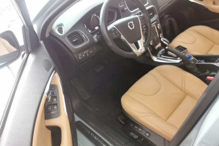 Used Volvo V40 2017 T3 Zhiyi Edition Driver Seat